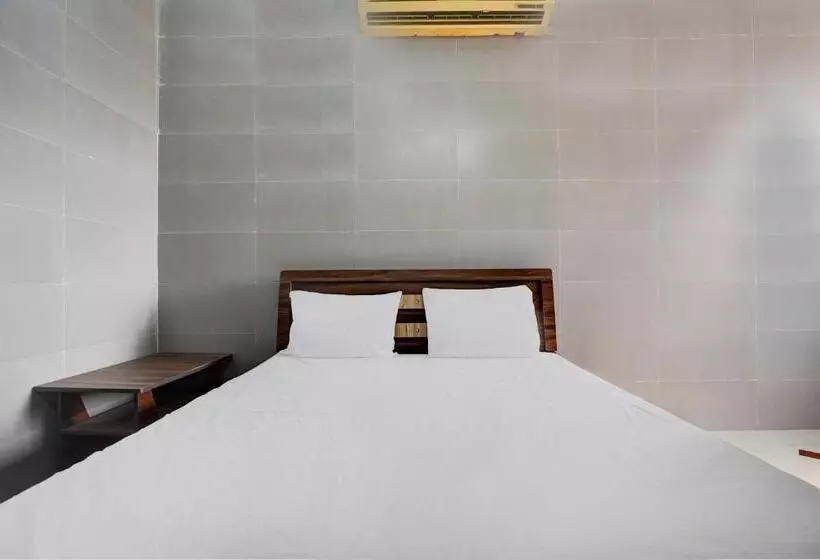 Oyo Ramdev Hotel & Guest House