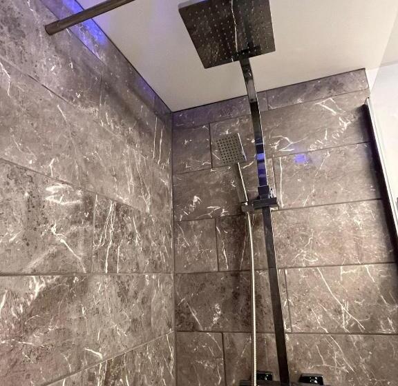 بنسيون Eden Stays