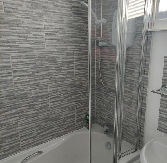 بنسيون Eden Stays