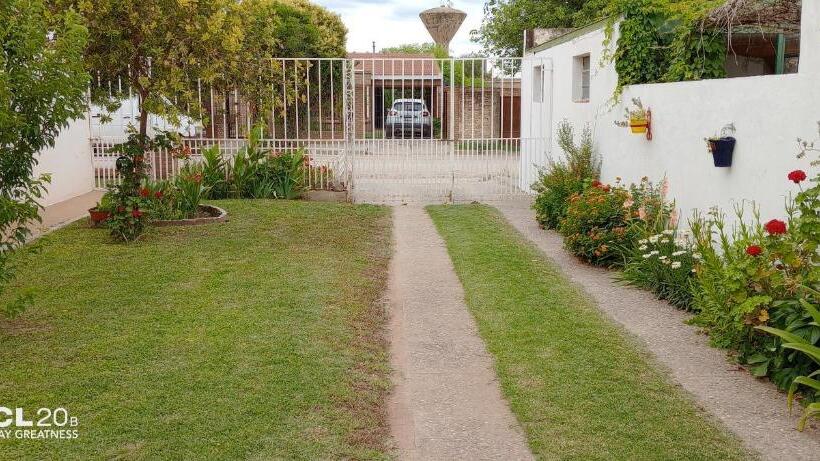 بنسيون Hospedaje La Lucia