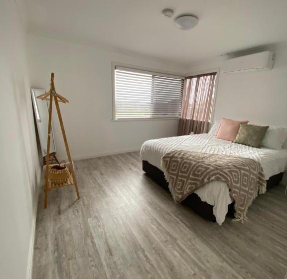 פנסיון Ocean Sunset Villa