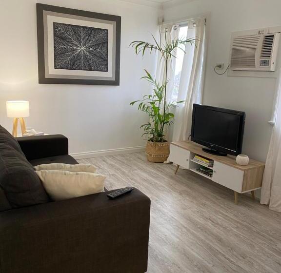 פנסיון Ocean Sunset Villa