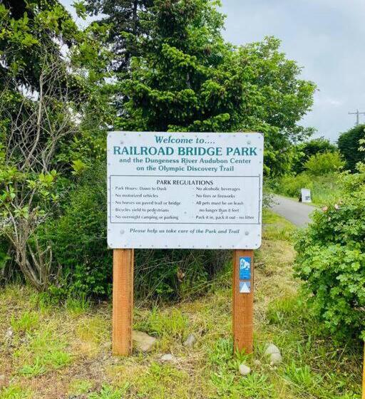 پانسیون Olympic Trail Retreat