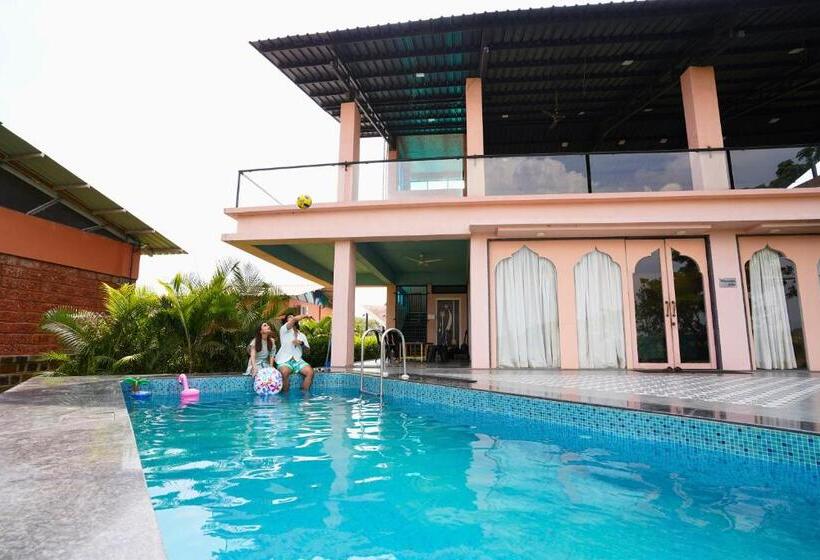 Pensão Rivercrest Stays