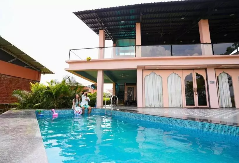 Majatalo Rivercrest Stays