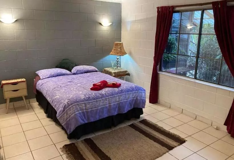 ペンション Tarzali Boho Gardens Guest House