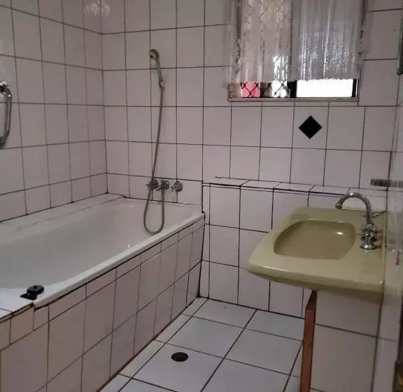 ペンション Tarzali Boho Gardens Guest House