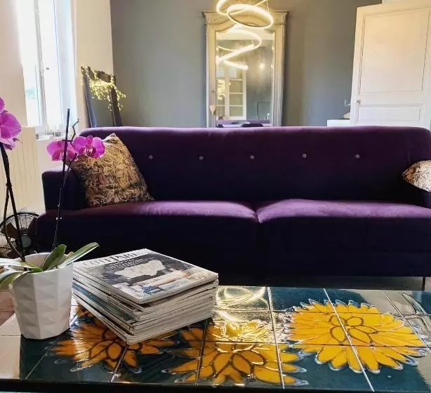 Aamiaismajoitus (B&B) Petit Boudoir The Riverside Retreat