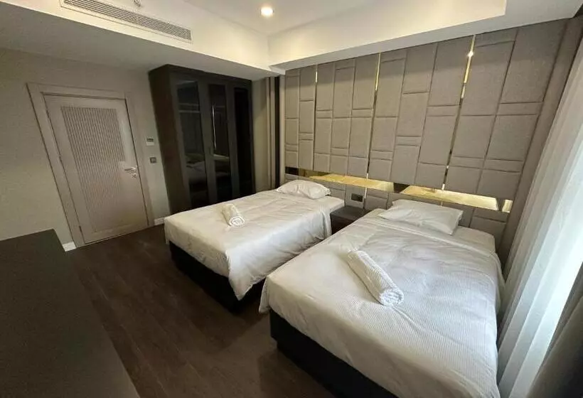 Hilloria Residence