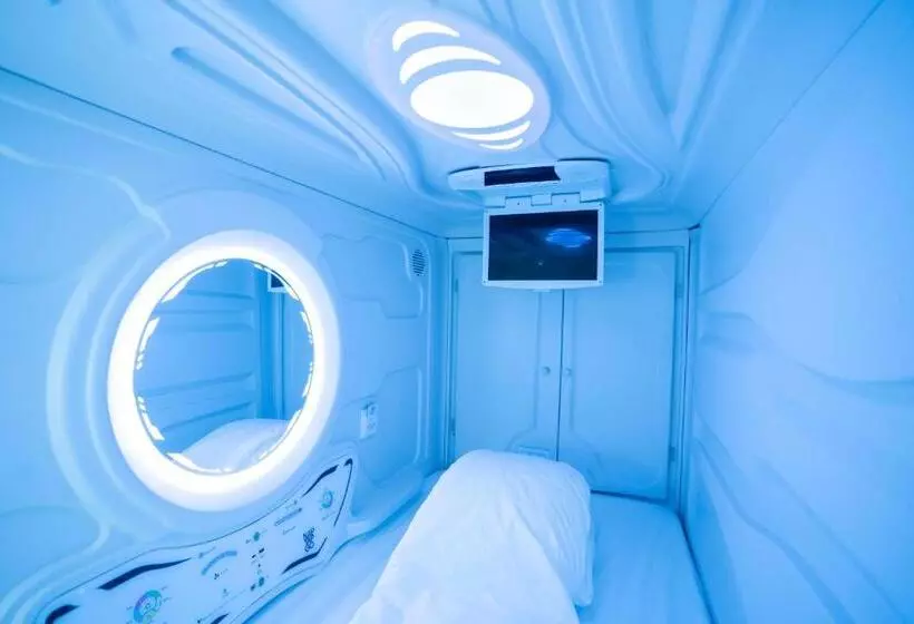 カプセルホテル Japanese Style Pod Hotel   Naptapgo   1m Ec Metro, Wifi, Lounge, Cafe