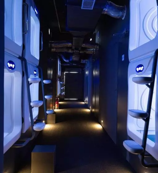 カプセルホテル Japanese Style Pod Hotel   Naptapgo   1m Ec Metro, Wifi, Lounge, Cafe