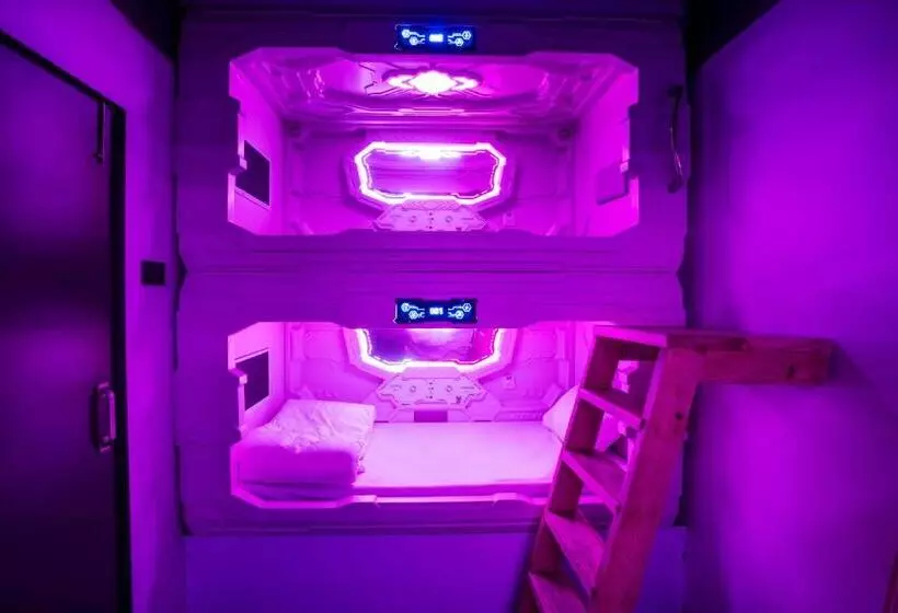 カプセルホテル Japanese Style Pod Hotel   Naptapgo   1m Ec Metro, Wifi, Lounge, Cafe