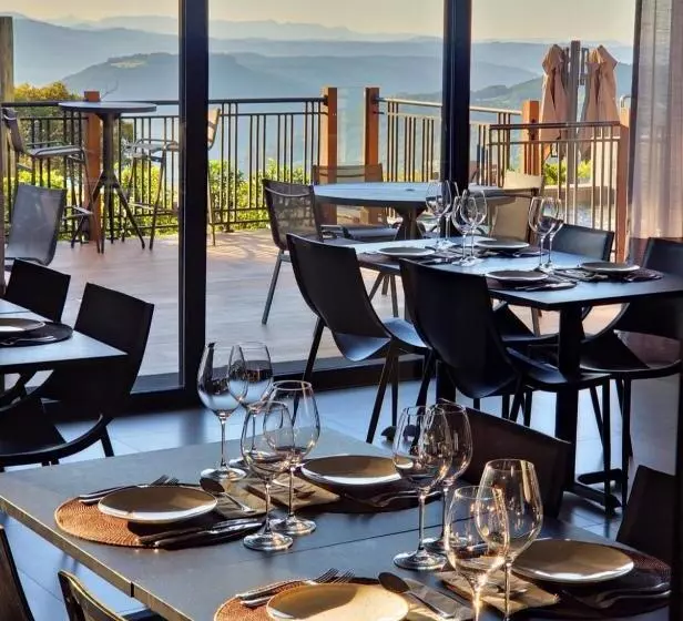 ホテル Laghetto Château