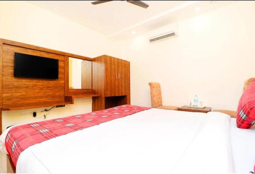 Collection O Hotel North East