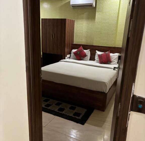 Collection O Hotel North East