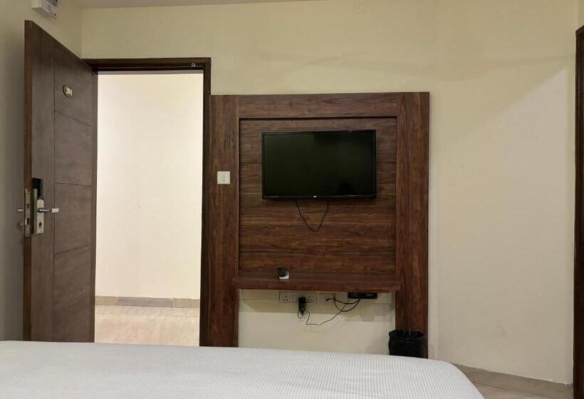 Collection O Hotel North East