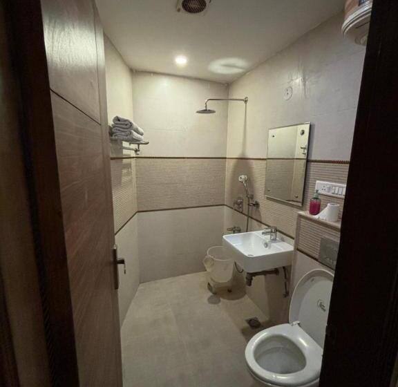 Collection O Hotel North East