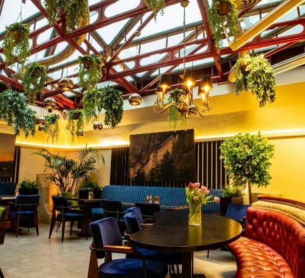 Kent Hotel Domenig