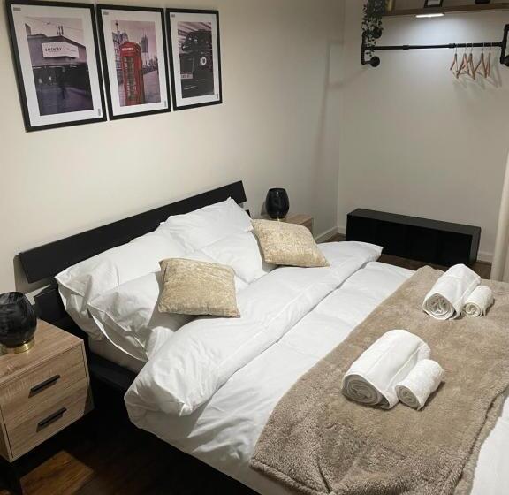 Luxury 1 Or 2 Bedroom Apartment Birmingham City Centre