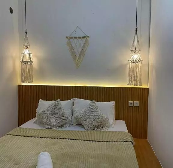 ペンション Emerald Guest House Type Jepang Purwokerto