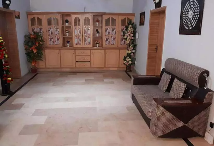 پانسیون New Luxury Guesthouse