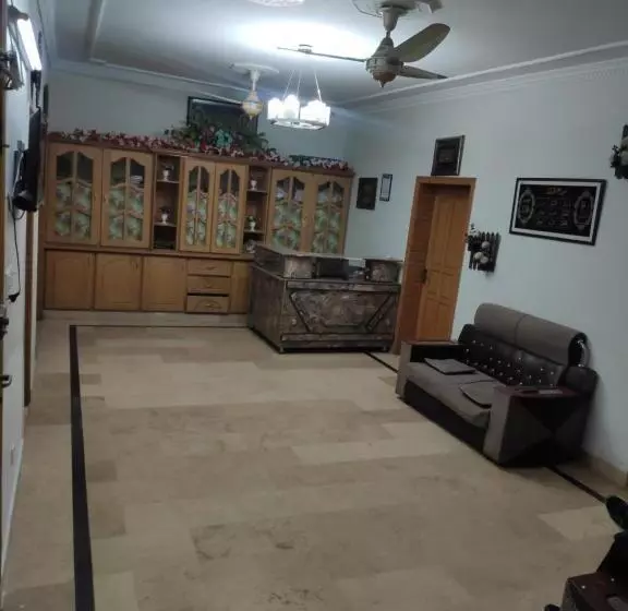 پانسیون New Luxury Guesthouse