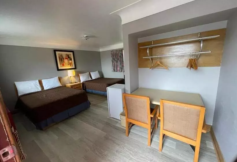 Queen S Motel