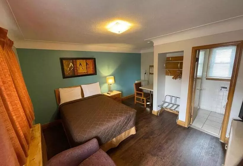 Queen S Motel