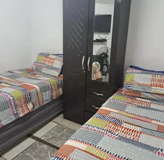 هاستل Pmb Backpackers Lodge