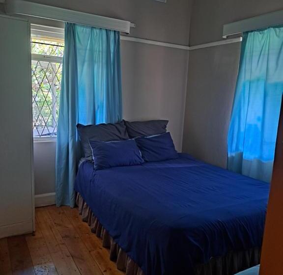 הוסטל Pmb Backpackers Lodge