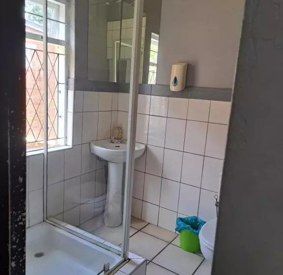 هاستل Pmb Backpackers Lodge