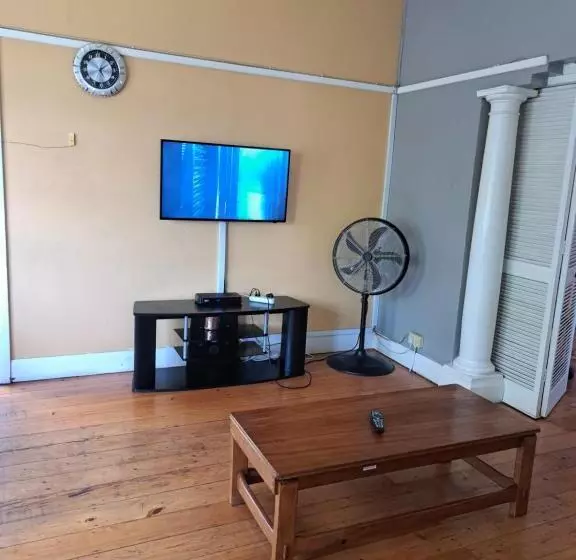 هاستل Pmb Backpackers Lodge