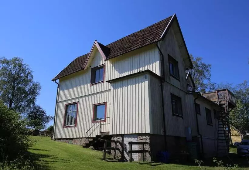 Retkeilymaja Semesterhemmet Sommarro