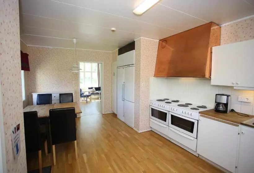 Retkeilymaja Semesterhemmet Sommarro