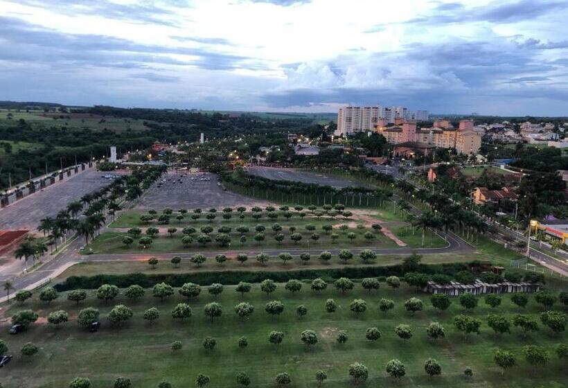 Apto Master Em Olímpia Park Resort