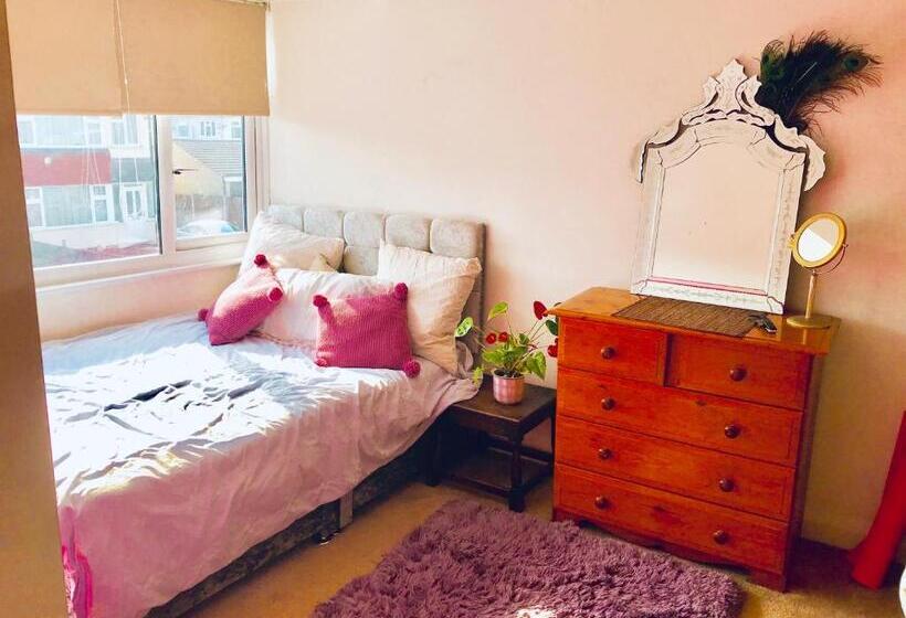 민박 Enfield Lock Business Stay House