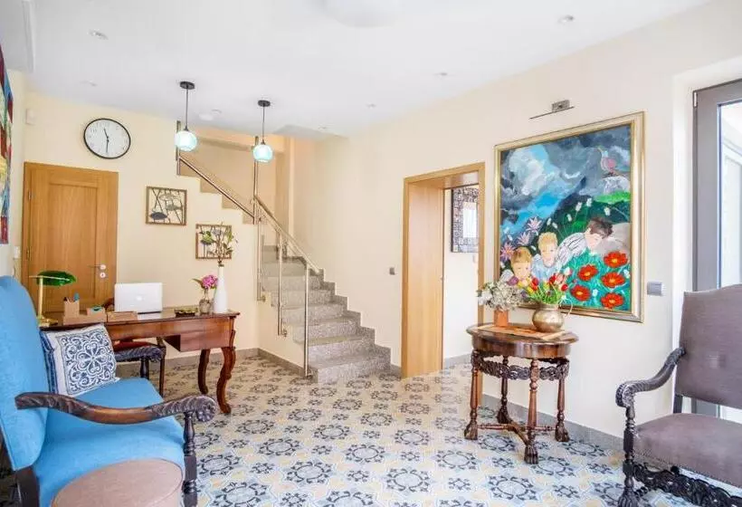 ベッドアンドブレックファースト Kiss Henézi Guest House