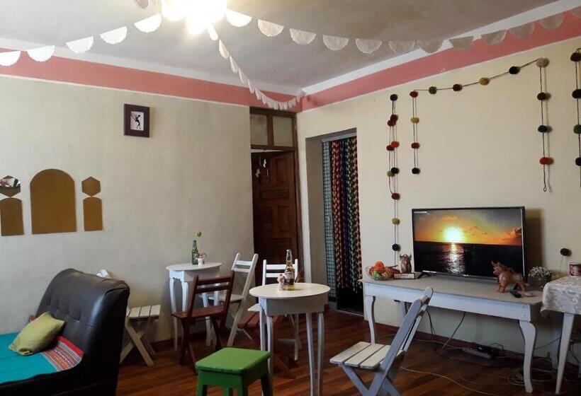 تختخواب و صبحانه Hostel Peru 229 I