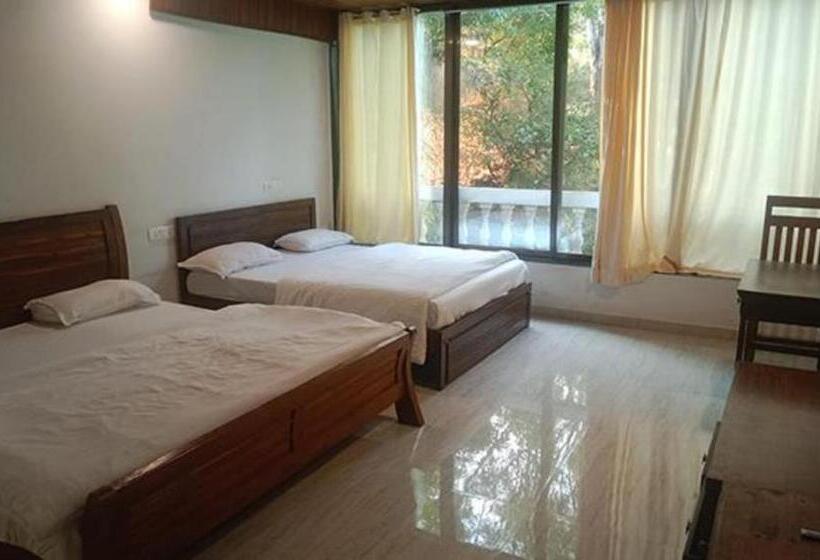 Fabhotel Highland Park