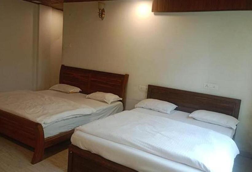 Fabhotel Highland Park