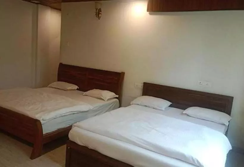 Fabhotel Highland Park