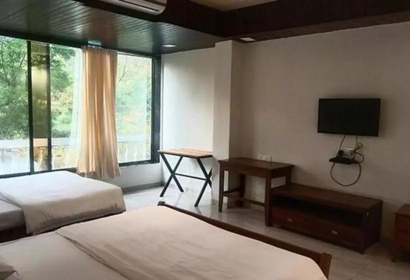 Fabhotel Highland Park