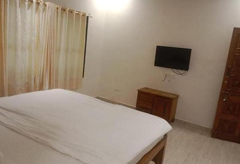 Fabhotel Highland Park