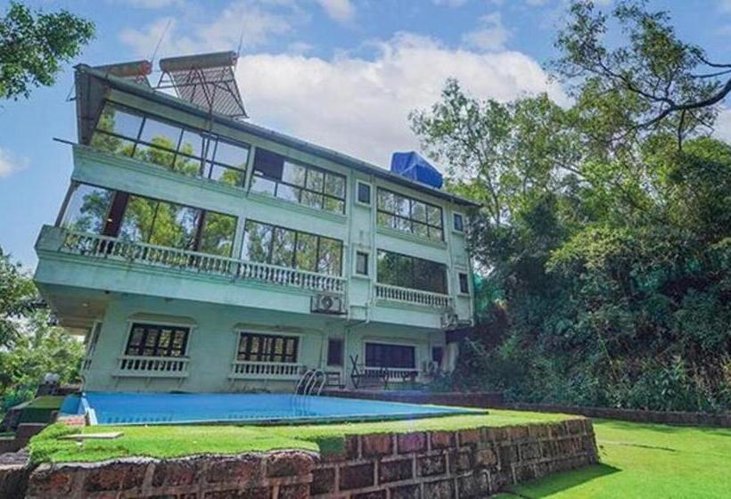 Fabhotel Highland Park