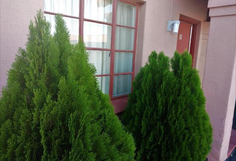 Highland Tower Motel