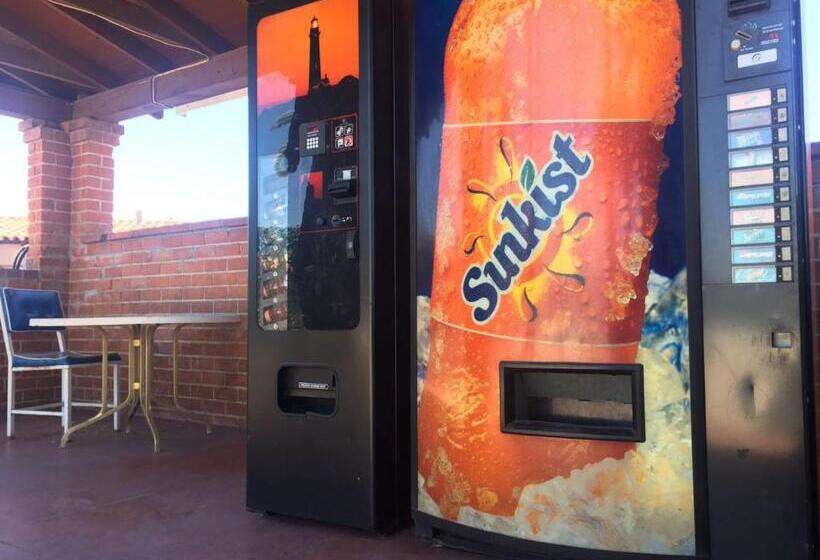 Highland Tower Motel