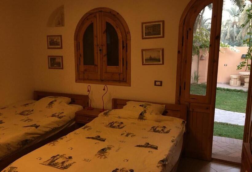 هتل Alexander Lodge