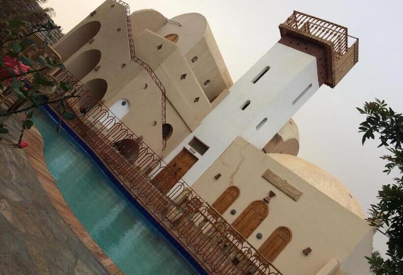 هتل Alexander Lodge