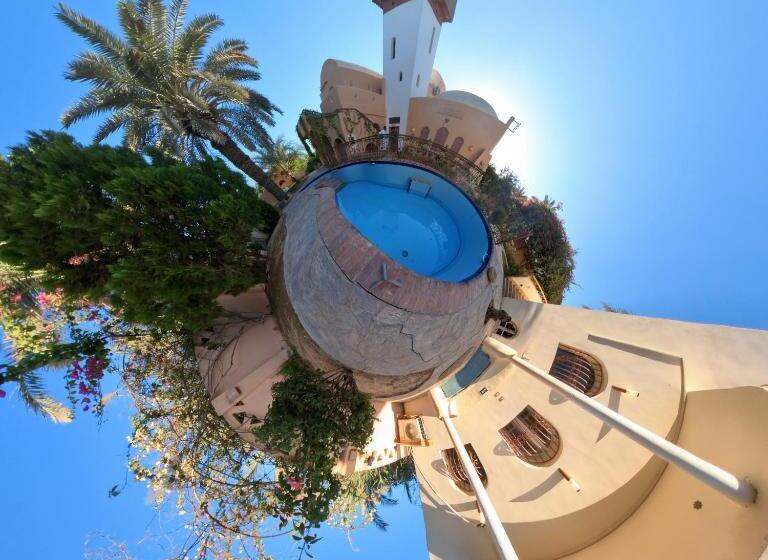 هتل Alexander Lodge