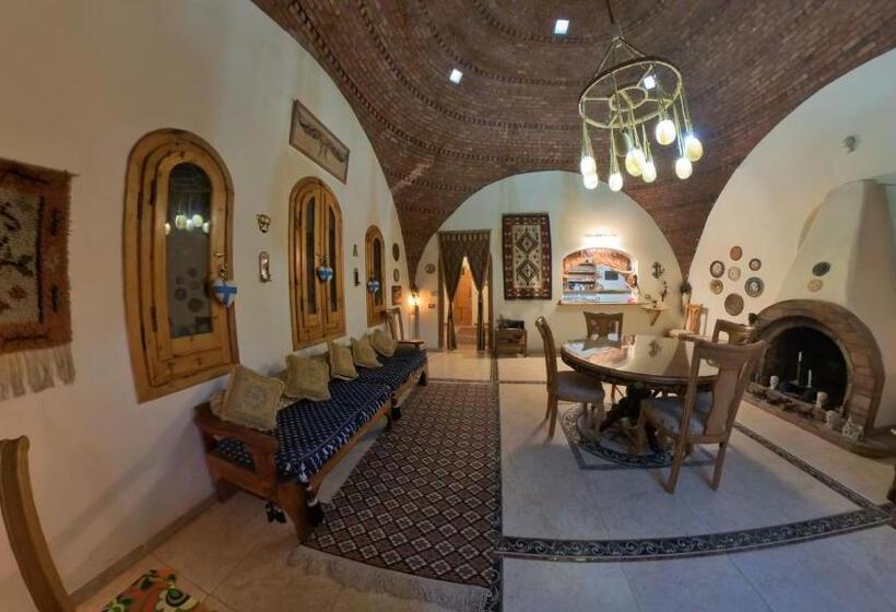 هتل Alexander Lodge